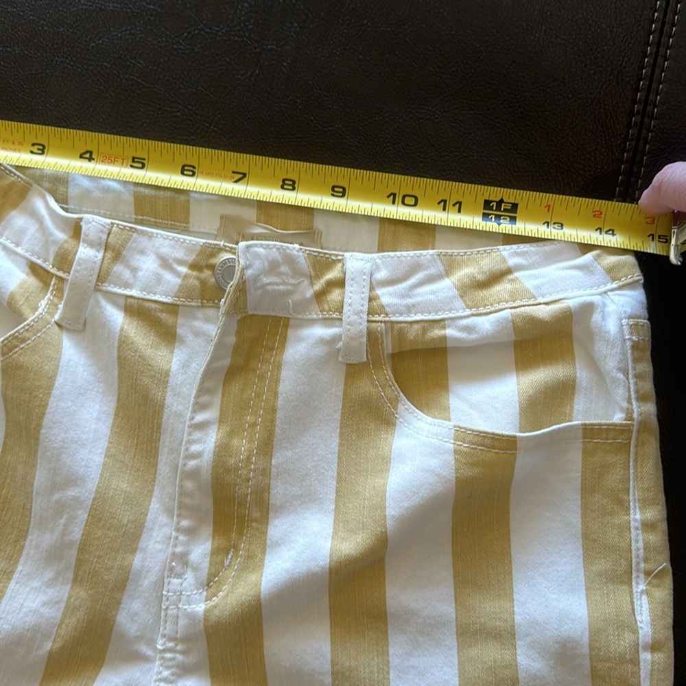 Judith March stripe bell bottom pants. Yellow and white color. New, wore it once - Picture 9 of 11